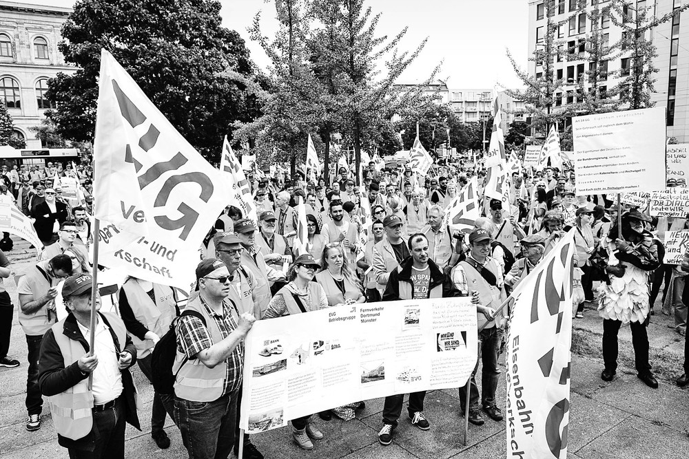 Demonstration der EVG am Bundesverkehrsministerium gegen bahnfeindliche Politik, Juli 2016.