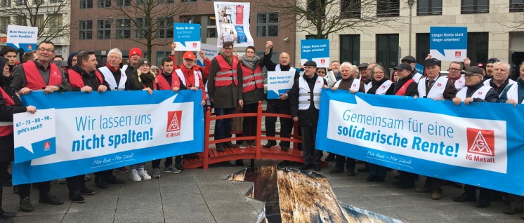 Berlin: Aktion „Achtung Rentenräuber“ der IG Metall gegen die Initiative Soziale Marktwirtschaft (Foto: IG Metall)