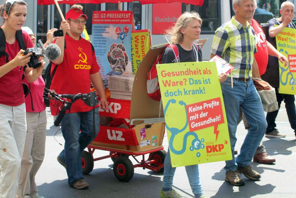 DKP-Mitglieder bei einer Demo von Klinikbeschäftigten