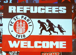 Der FC St. Pauli engagiert sich besonders stark in der Flüchtlingshilfe.