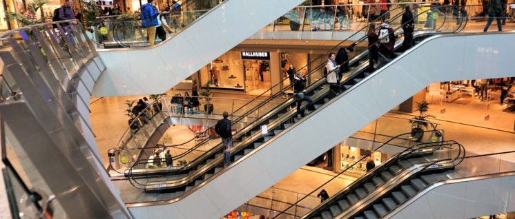 Rolltreppen im Kaufhaus: Wie von selbst sind die Tarifziele auf für die Einzelhändler nicht zu erreichen (Foto: CCO Public Domain)