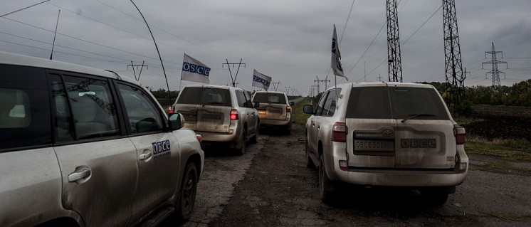 Die OSZE auf Überwachungsmission im Osten der Ukraine (Foto: [url=https://www.flickr.com/photos/osce_smmu/30244099996/in/album-72157671620859224/]OSCE/Evgeniy Maloletka[/url])
