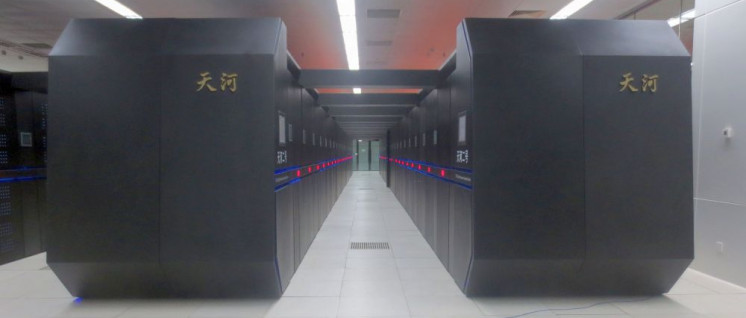 Auch die Rechnerkapazitäten und -geschwindigkeiten eröffnen heute völlig neue Möglichkeiten für die Berechnung komplexer Prozesse: Hier der Tianhe-2 im National Supercomputer Center in Guangzhou (VR China) (Foto: O01326 / wikipedia / CC BY-SA 4.0)