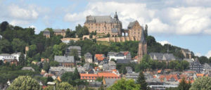 Die Stadtentwicklung in Marburg darf nicht Immobilienhaien überlassen werden. (Foto: Kurt F. Domnik / pixelio.de)