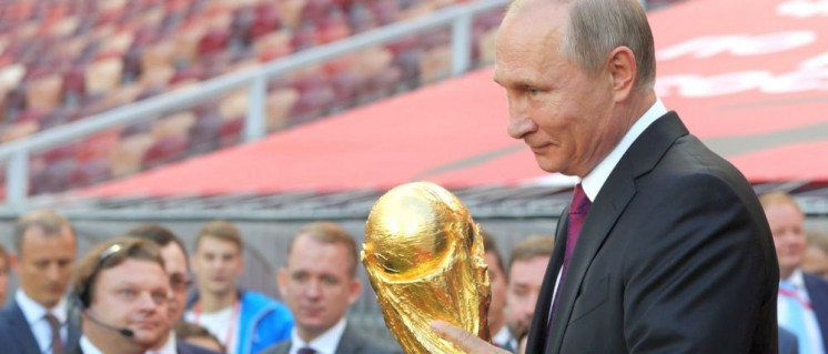 Der russische Präsident Putin darf den WM-Pokal nicht behalten. (Foto: Kremlin.ru)