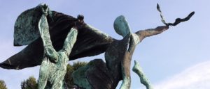 „Flügel de Widerstands“ von Pericle Fazzini in einem Park in Ancona (Foto: [url=https://commons.wikimedia.org/wiki/Category:Monumento_alla_Resistenza_(Ancona)?uselang=de#/media/File:Ancona_-_Monumento_alla_Resistenza_al_Pincio_-_Pericle_Fazzini.jpeg]Beta16[/url])