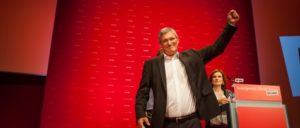 „Ist das nicht zu radikal?“ Der alte und neue Linkspartei-Vorsitzende Bernd Riexinger nach seiner Rede auf dem Magdeburger Parteitag. (Foto: Partei Die Linke)