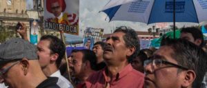 Der Präsidentschaftskandidat und Millionär Baldizón wirbt im Wahlkampf mit dem Slogan „Das Volk ist dran“. Das Volk antwortet mit: „Du bist nicht dran, Baldizón“ (no te toca) – hier bei einer Demonstration im Mai. (Foto: Eric Walter / wikimedia.org / (CC BY-SA 4.0))