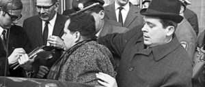 8. Februar 1968 in Frankfurt am Main: Herbert Mies wird bei der Pressekonferenz zur Vorstellung des KPD-Programms abgeführt. (Foto: Anton Tripp)