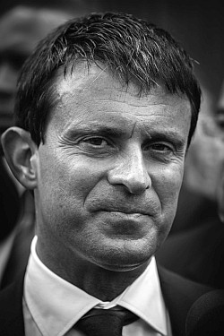 Der französische rechte Sozialdemokrat Manuel Valls und …