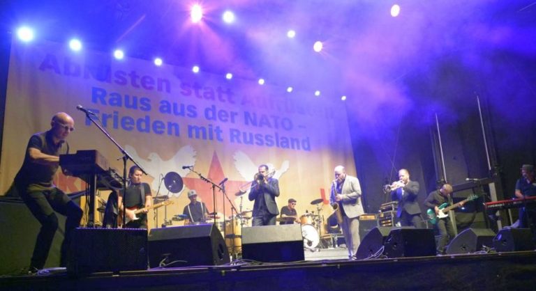 Mit Ska gegen Krieg – The Busters auf dem Pressefest 2018 (Foto: Tom Brenner)