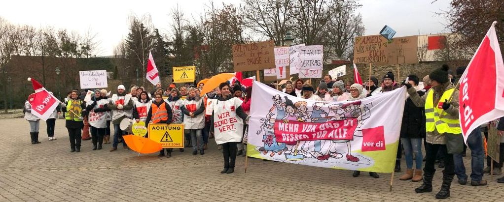 080301 - Kämpferisches Selbstbewusstsein - Internationaler Frauentag - Im Bild