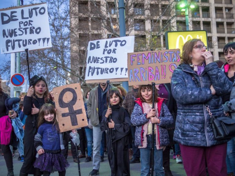 100301 Frauenstreik - Arbeit ist gleichwertig - Internationaler Frauentag - Internationaler Frauentag