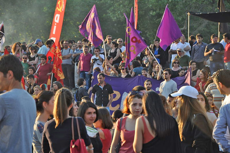 Proteste Istanbul 8966910909 - Straffreiheit für Vergewaltiger? - Türkei - Internationales