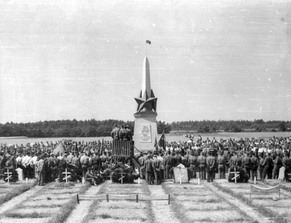 151201 Stukenbrock - Frieden zwischen den Völkern! - Antifa-Camp, Blumen für Stukenbrock, SDAJ, Stukenbrock - Blog