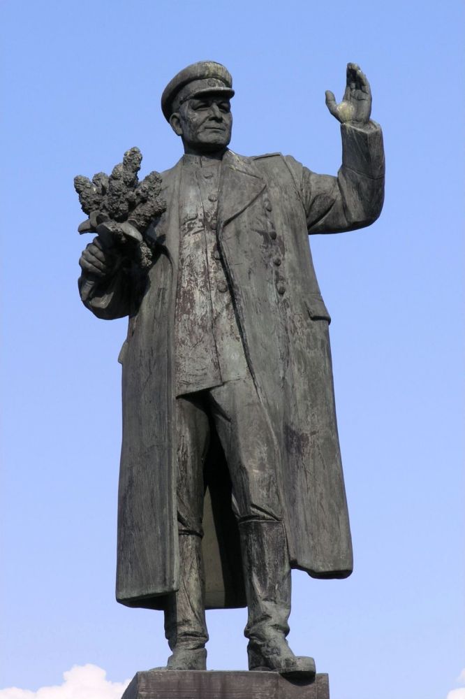 160901 bild - Denkmal niedergerissen - UZ vom 17. April 2020 - UZ vom 17. April 2020