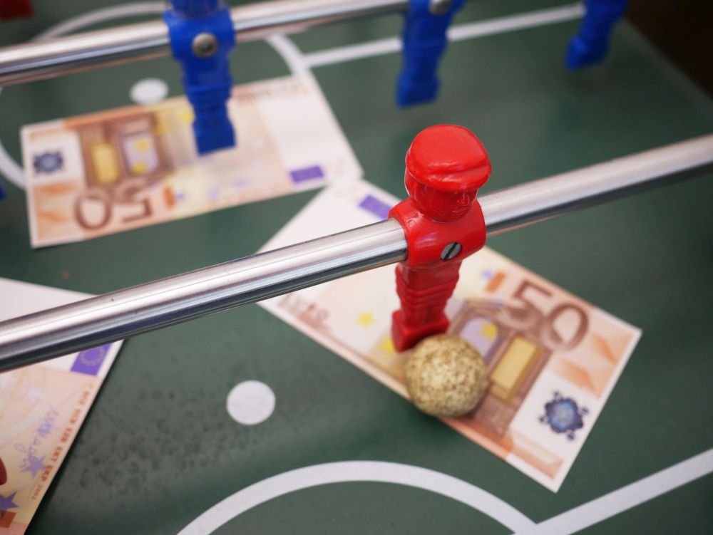 16 01 Fußball 1 - Großes Interesse - UZ vom 8. Mai 2020 - UZ vom 8. Mai 2020