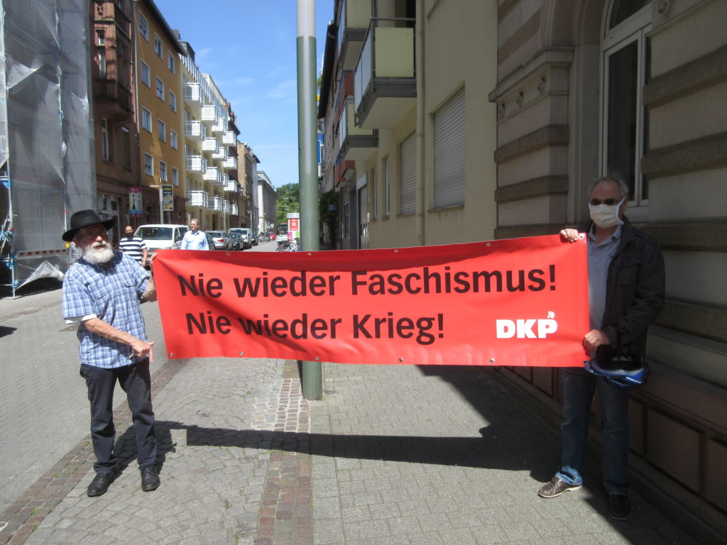 Karlsruhe 1 - Danke Marija, Anatoli und Wassili! (Teil II) - 8. Mai, Antifaschismus, DKP, Tag der Befreiung - Blog, Aktion