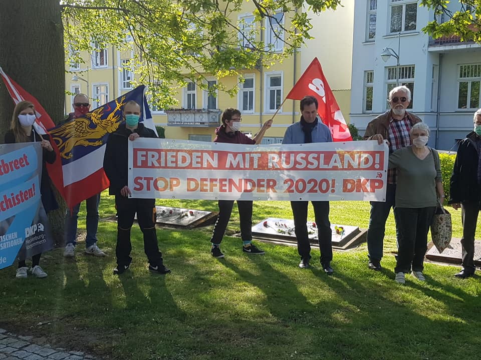 Rostock 2 - Friedensbotschaft - Antifaschismus, Tag der Befreiung - Im Bild