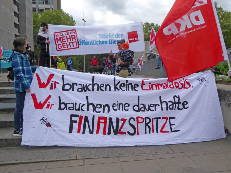 Stuttgart 1 - Distancing statt Sozialpartnerschaft - 1. Mai - 1. Mai