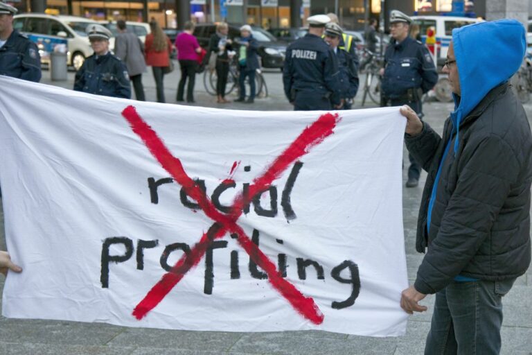 20141017 9990 hdh 20141017 1988494765 - Man gewöhnt sich daran - Rassismus - Im Bild
