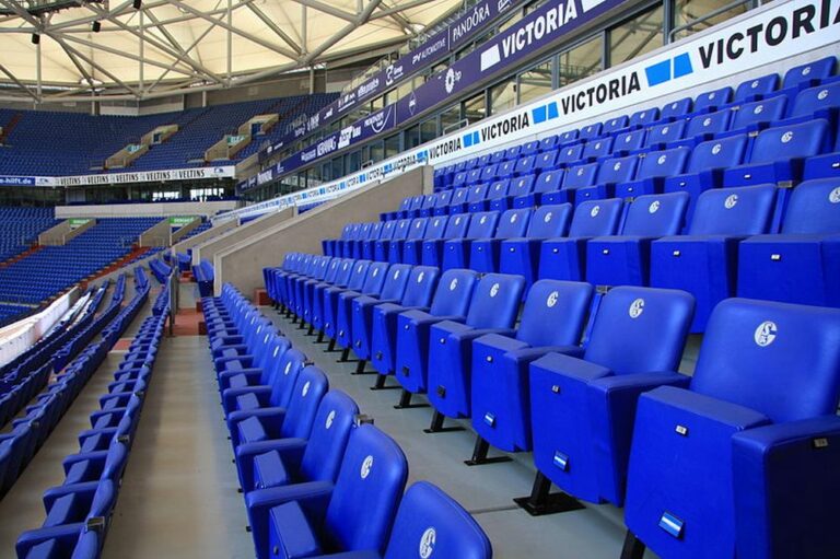 800px 2010 06 03 Arena AufSchalke 15 - Junge, Junge. - - Die letzte Seite
