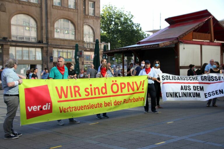 270302 verdi Essen Karstadt - Solidarität mit Galeria Karstadt Kaufhof - Arbeitskämpfe - Arbeitskämpfe