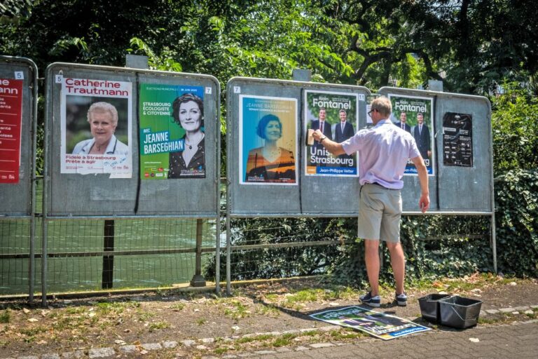 280702 Frankreich - Frankreichs sinkender Stern - Kommunalwahlen - Kommunalwahlen