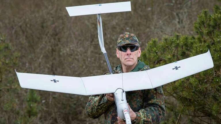 290401 drohnen - Schon mal Pflöcke einrammen - Bundeswehr - Bundeswehr