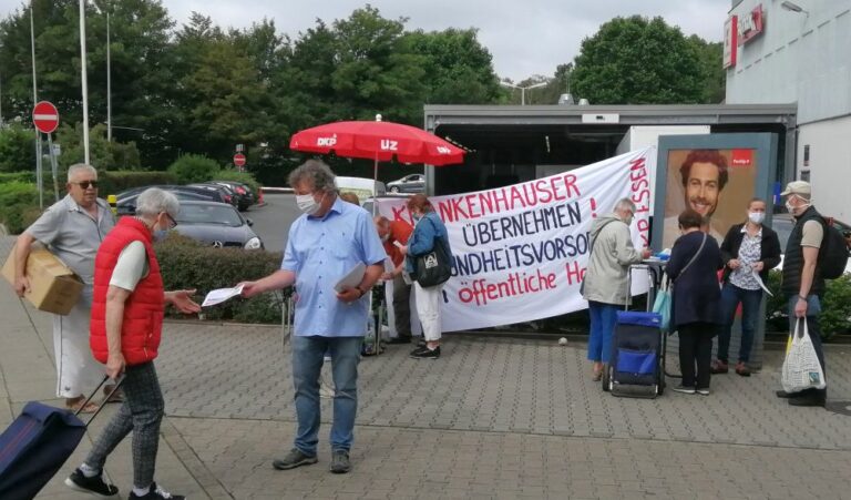 291501 Infostand Altenessen Foto Jürgen Beese - Bürgerbegehren mit Wumms - DKP, Krankenhaus - Im Bild