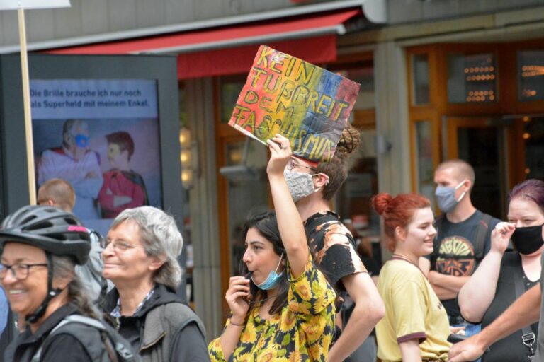 300503 bildmeldung - Gegen Faschisten - Proteste - Proteste