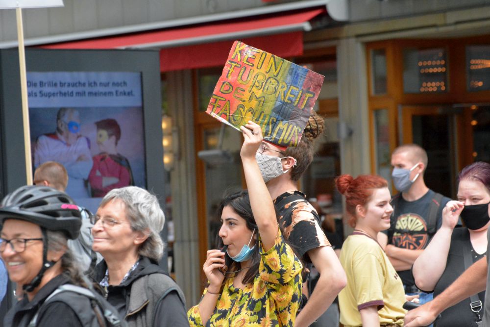 300503 bildmeldung - Gegen Faschisten - Antifaschismus, Proteste - Politik