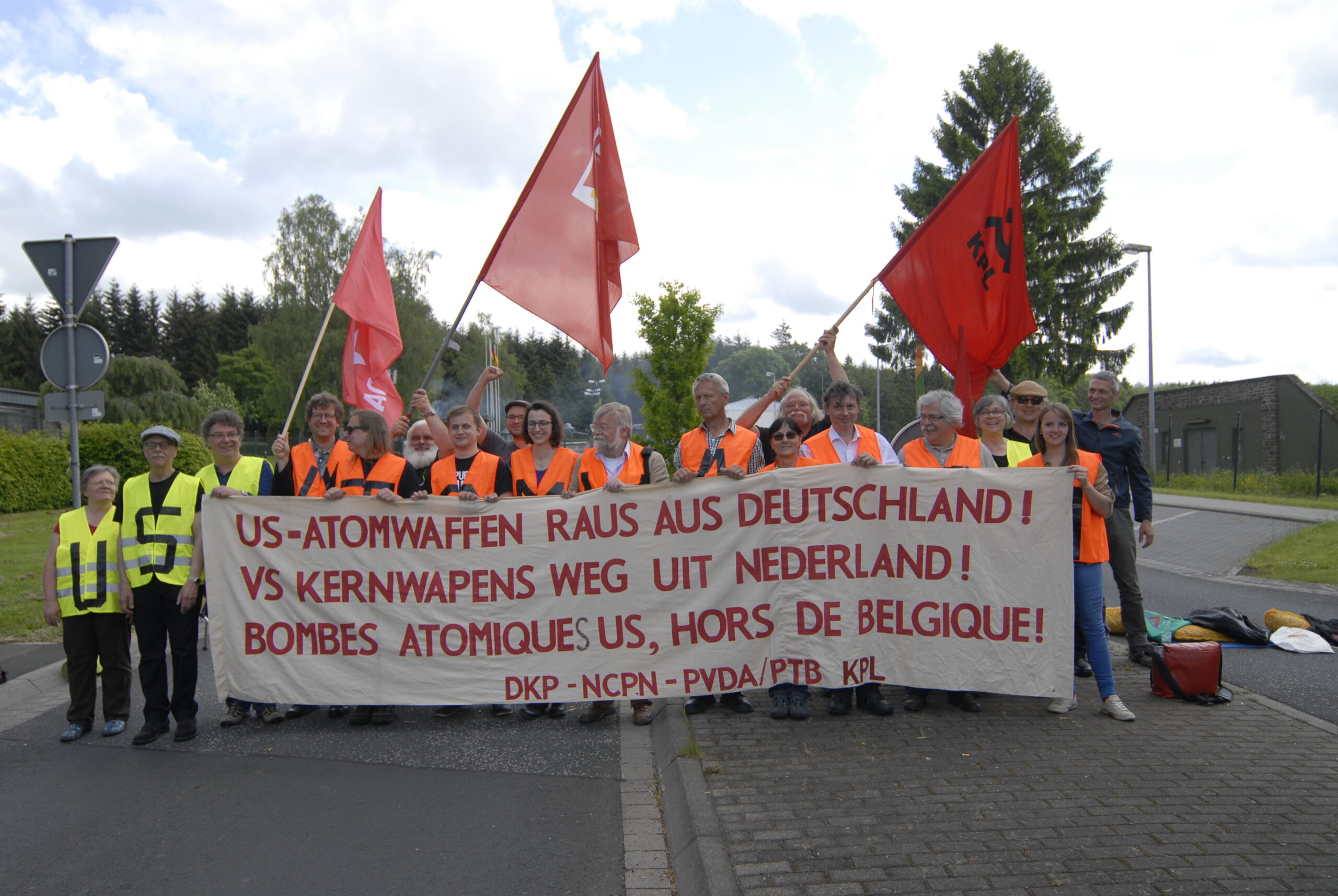 DSC0050 scaled - Kramp-Karrenbauers Einkaufstour verhindern - Abrüsten statt Aufrüsten, Friedensbewegung, Friedenskampf - Hintergrund