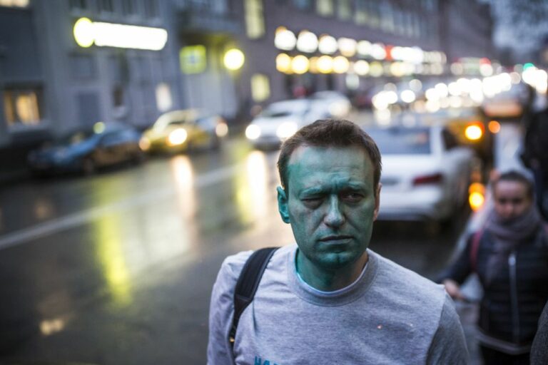 350901 Navalny zelenka - Deutschland fordert Aufklärung. - Aggression - Aggression