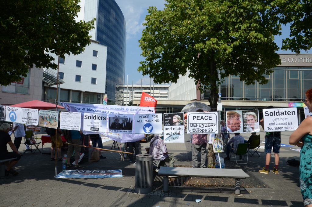 DSC 0572 - DKP-Aktionstage zum 75. Jahrestag der Atombombenabwürfe - Atomwaffen, DKP, Proteste - Blog