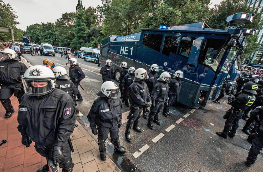 370902 Bullen R mediabase BrunoMaul - Wenn Linke demonstrieren - Mieten, Proteste - Im Bild