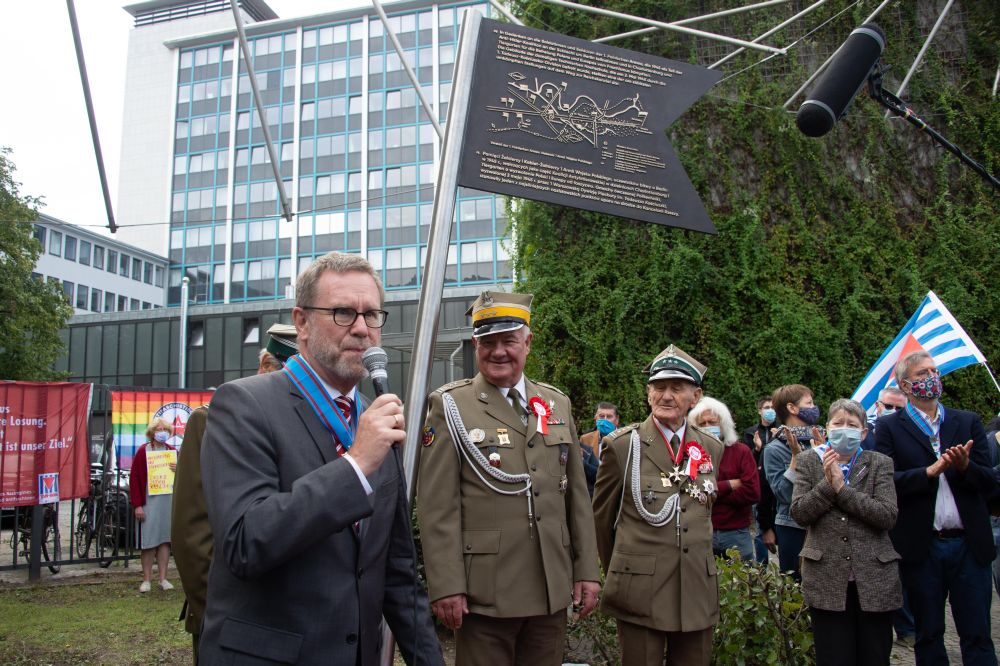 371502 denkmal - Denkmal für polnische Befreier - Antifaschismus - Aktion