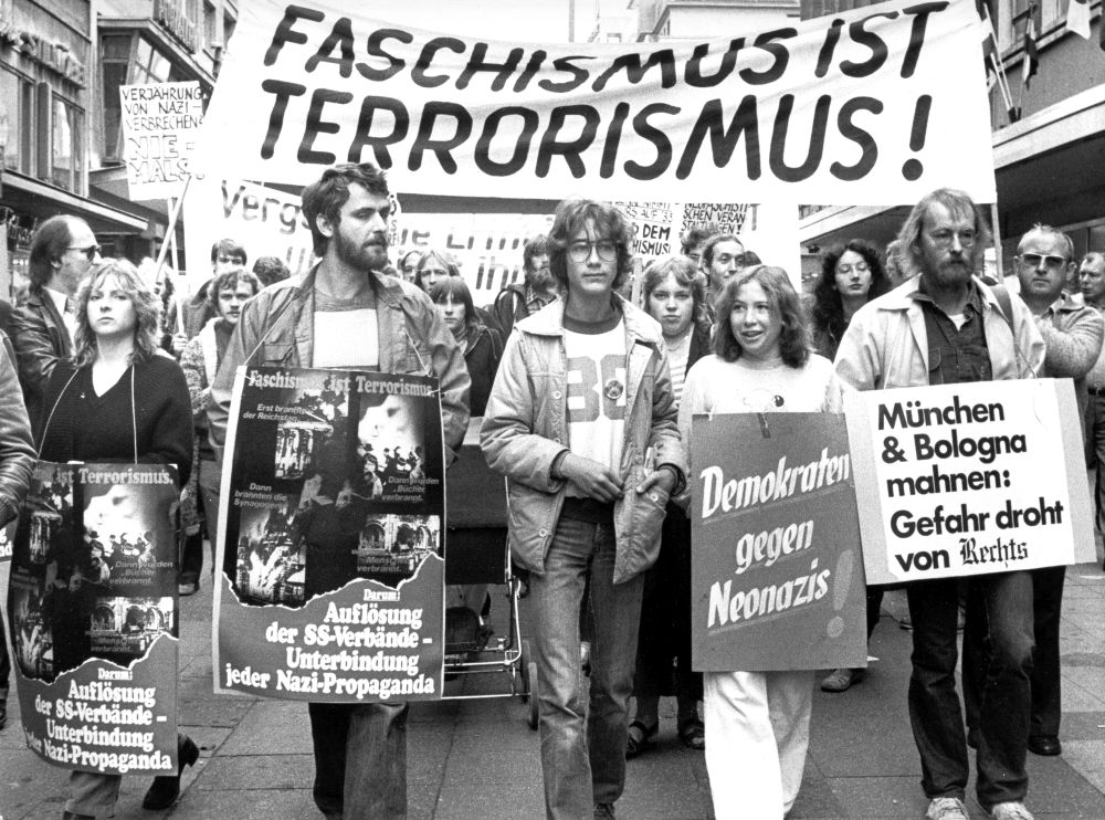 391202 demo - Aufklärung in Grenzen - Antifaschismus, Nazi-Terror, Terrorismus - Hintergrund
