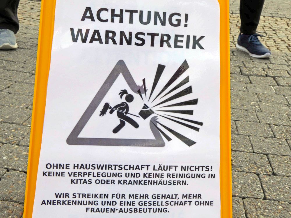 41 3 02 Reinigung2 - Keine Putzteufel - Krankenhaus, Streik - Wirtschaft & Soziales