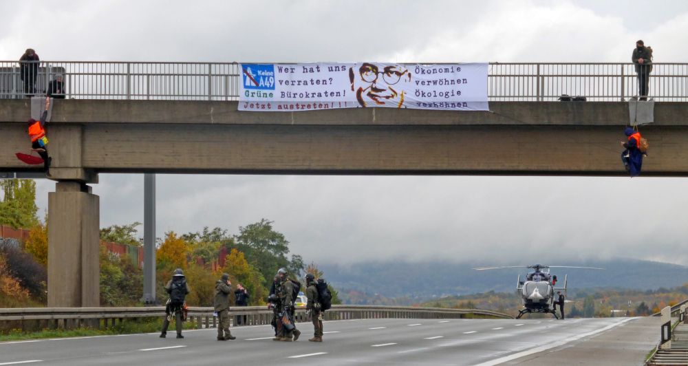 - Polizei verursacht Verkehrschaos - Proteste, Umweltpolitik - Politik