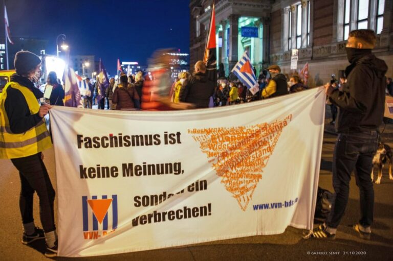 44 15 01 VVN - Antifaschismus muss gemeinnützig bleiben - Antifaschismus - Antifaschismus