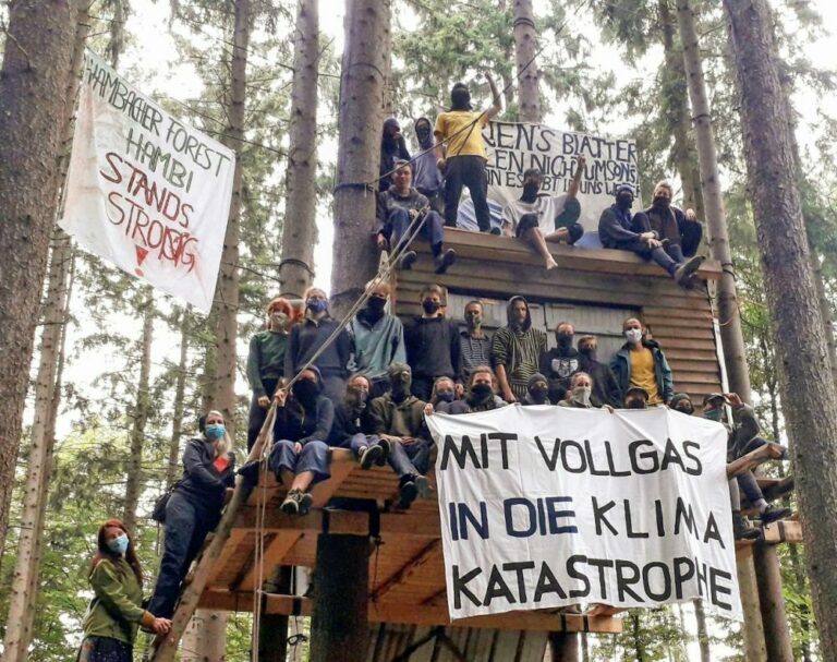 HEV 1601720562507 - Auf Biegen und Brechen - Proteste - Proteste