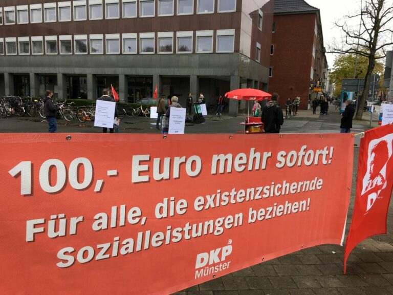 45 15 01 Aktion Muenster - „Auf Recht bestehen“: 100 Euro mehr sofort - Aktion - Aktion