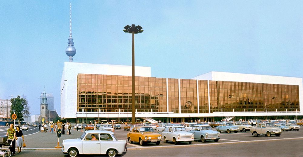 Palast der Republik DDR 1977 - Einmaliges Volkshaus - DDR, Geschichte der Arbeiterbewegung - Im Bild