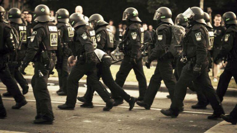 490501 prozess - Ohne Öffentlichkeit - G-20-Proteste, Rechtsprechung/Prozesse/Gerichtsurteile - Politik