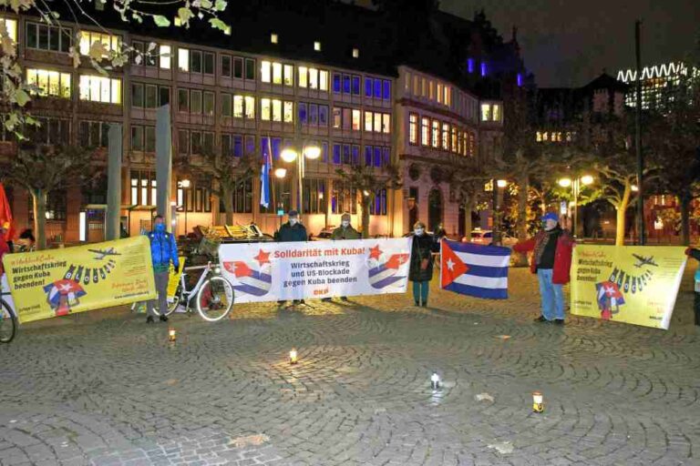 51 15 01 Kuba - Solidarität gegen die mörderische Blockadepolitik der USA - Aktion - Aktion