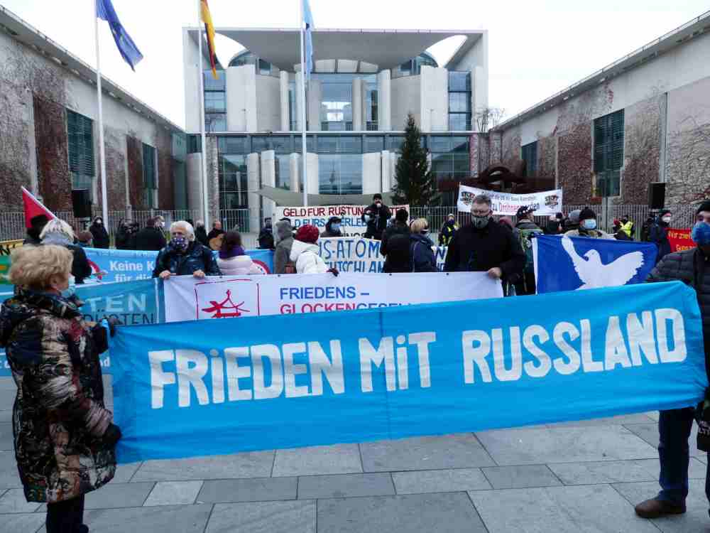 Berlin 20201205 rd 1220307 - Kein Geld für Krieg - UZ vom 11. Dezember 2020 - UZ vom 11. Dezember 2020