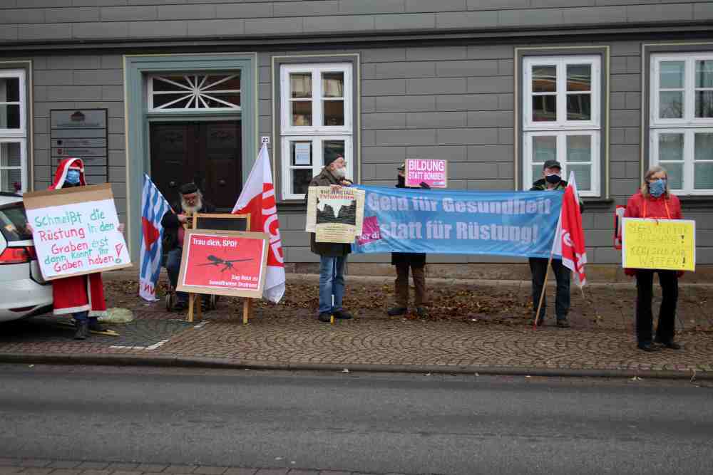 lueneburgerheide - Kein Geld für Krieg - Abrüsten statt Aufrüsten, Aktionstag, Friedenskampf - Im Bild