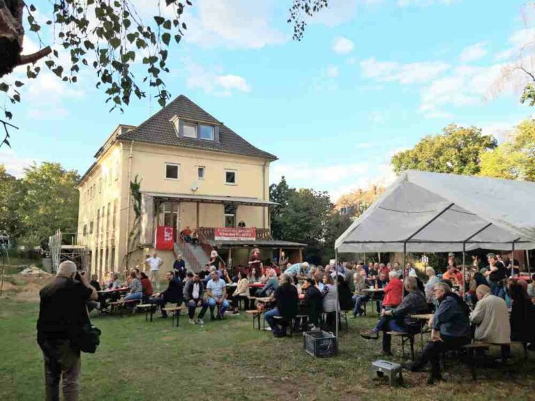 1502 KLS1 - Helft beim Umbau unserer Schule - Aktion - Aktion