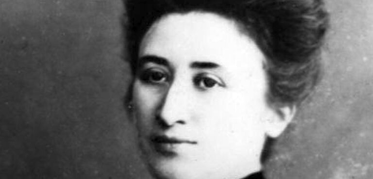 Bundesarchiv Bild 183 14077 006 Rosa Luxemburg - Wegweiser in komplizierten Zeiten - Hintergrund - Hintergrund